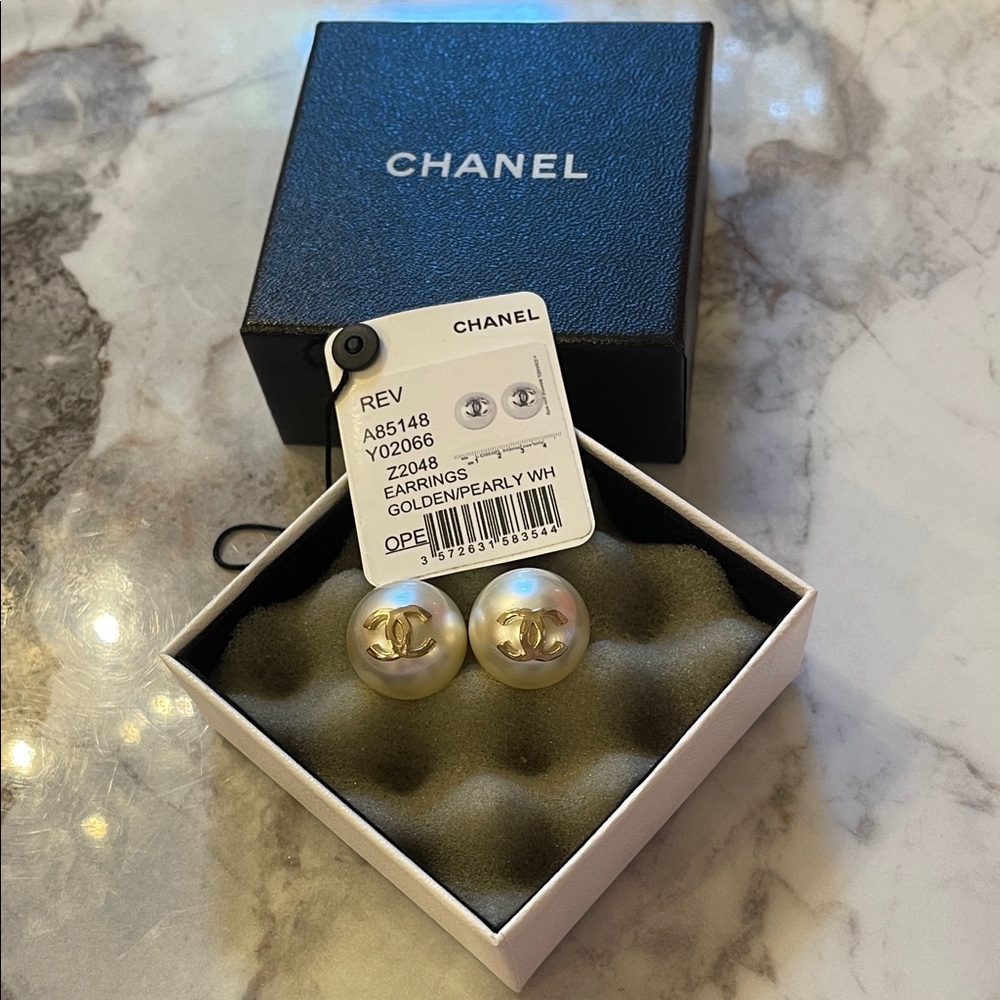 CHANEL Gold CC Pearl Button Earrings - Pearlescent White